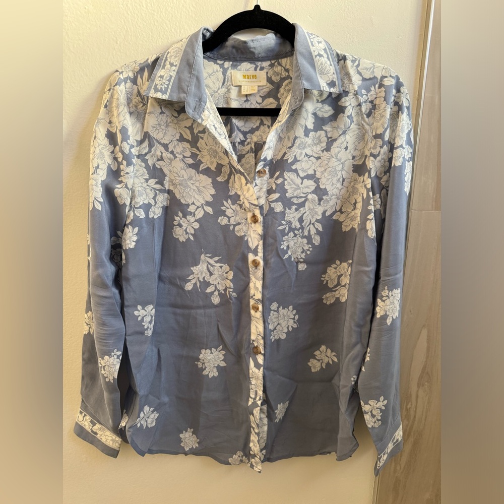 Maeve by Anthropologie Long Sleeve Blue & White Button Up